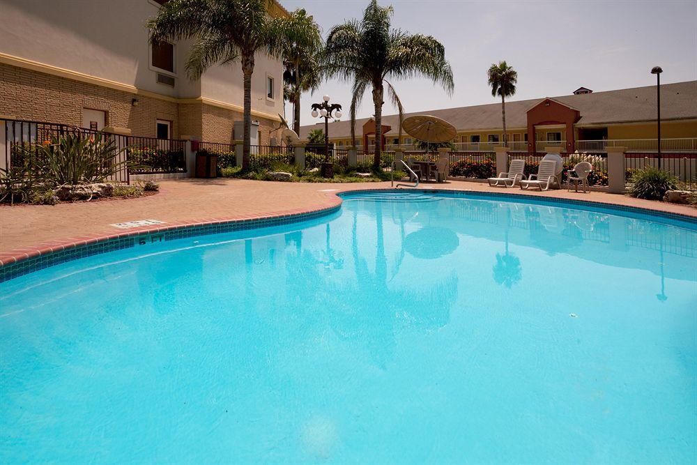 Holiday Inn Express Hotel And Suites Brownsville By Ihg Exterior foto
