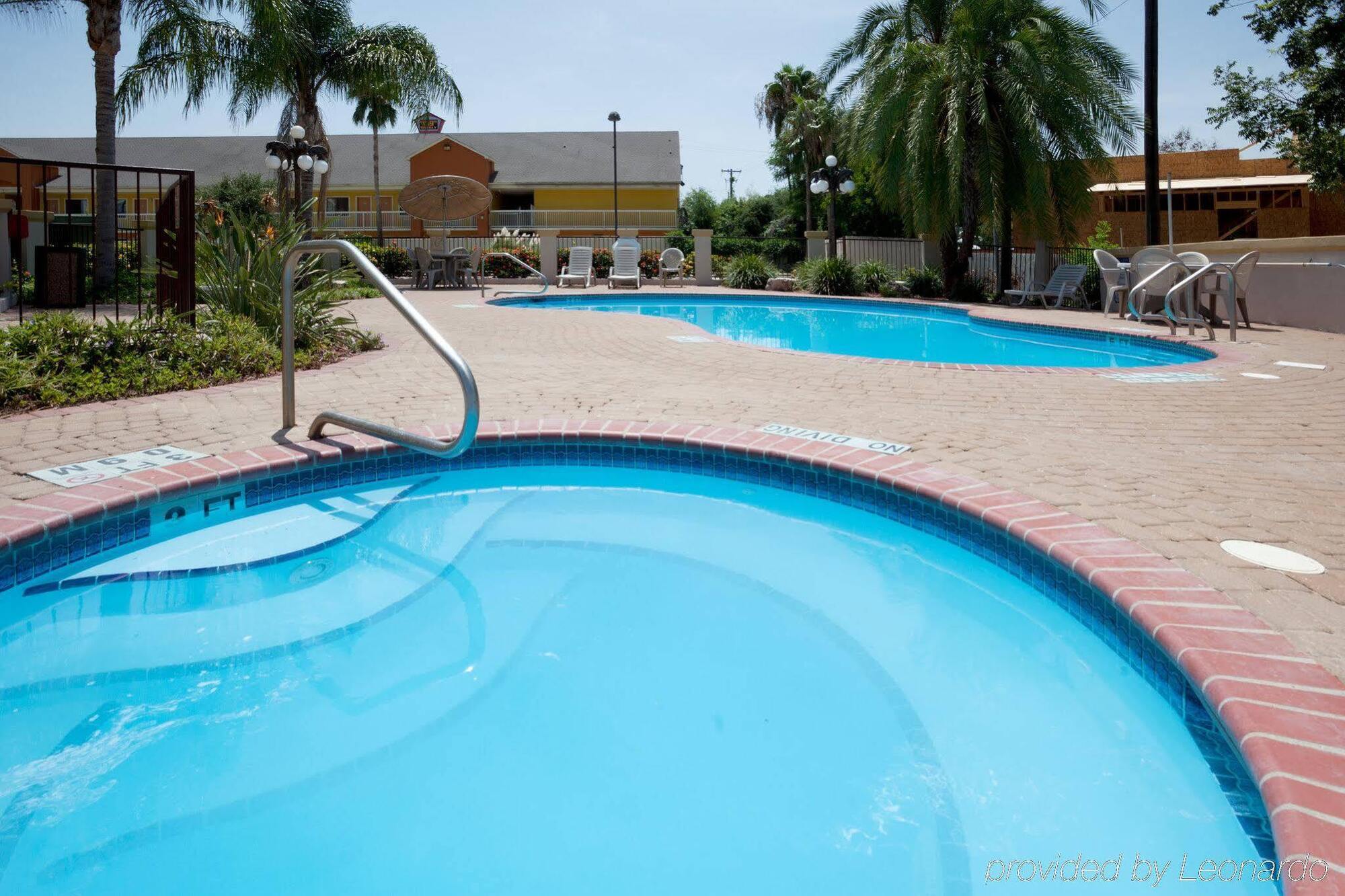 Holiday Inn Express Hotel And Suites Brownsville By Ihg Exterior foto